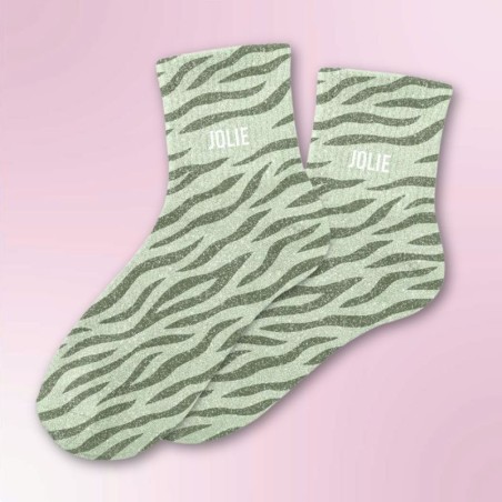 Chaussettes paillettes vertes zébrées pour femmes, inscription "Jolie"